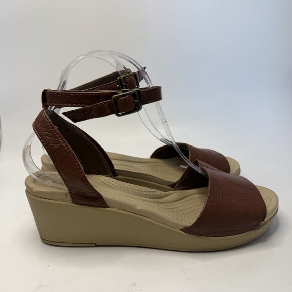 Crocs Womens Leigh Ann Sandal Size 8 Brown Leather Wedge Heel Ankle Strap Casual - Picture 6 of 13